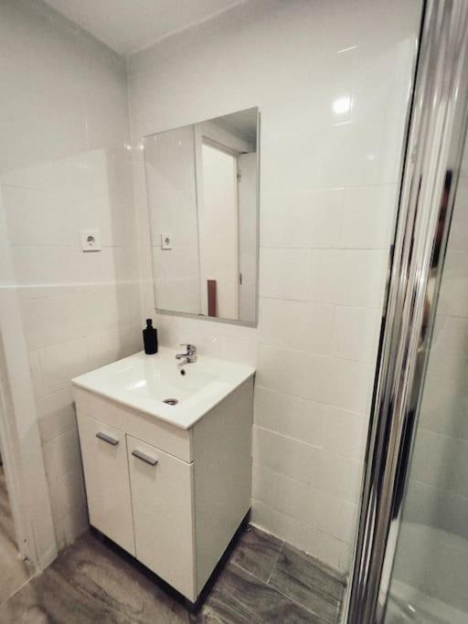 Centro Aeropuerto Apartment *