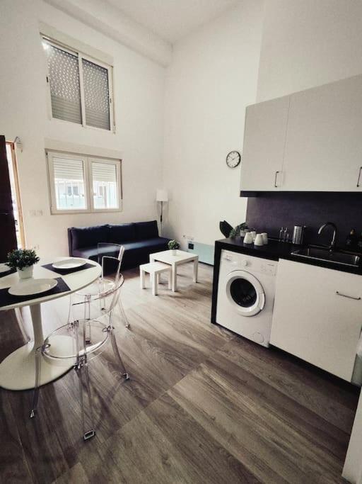 Centro Aeropuerto Apartment Madrid